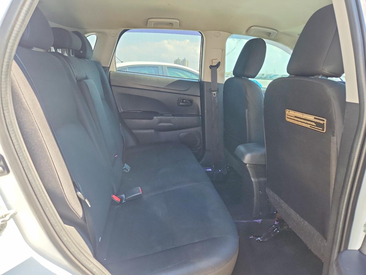 2015 MITSUBISHI OUTLANDER SPORT ES photo 31