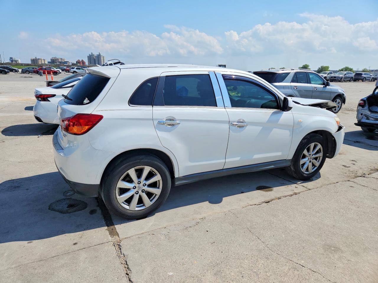 2015 MITSUBISHI OUTLANDER SPORT ES photo 7