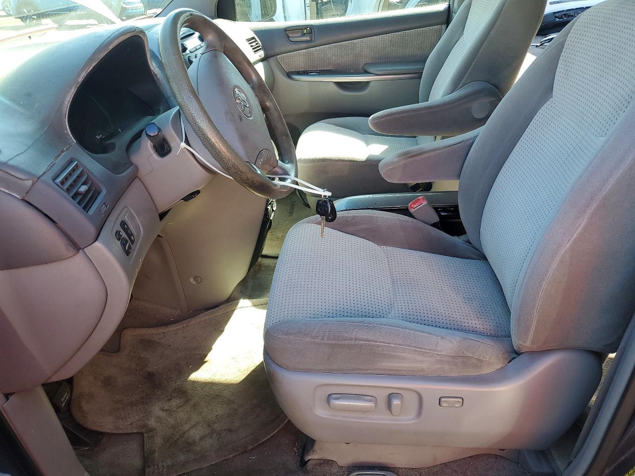 2008 TOYOTA SIENNA LE 7-PASSENGER photo 13