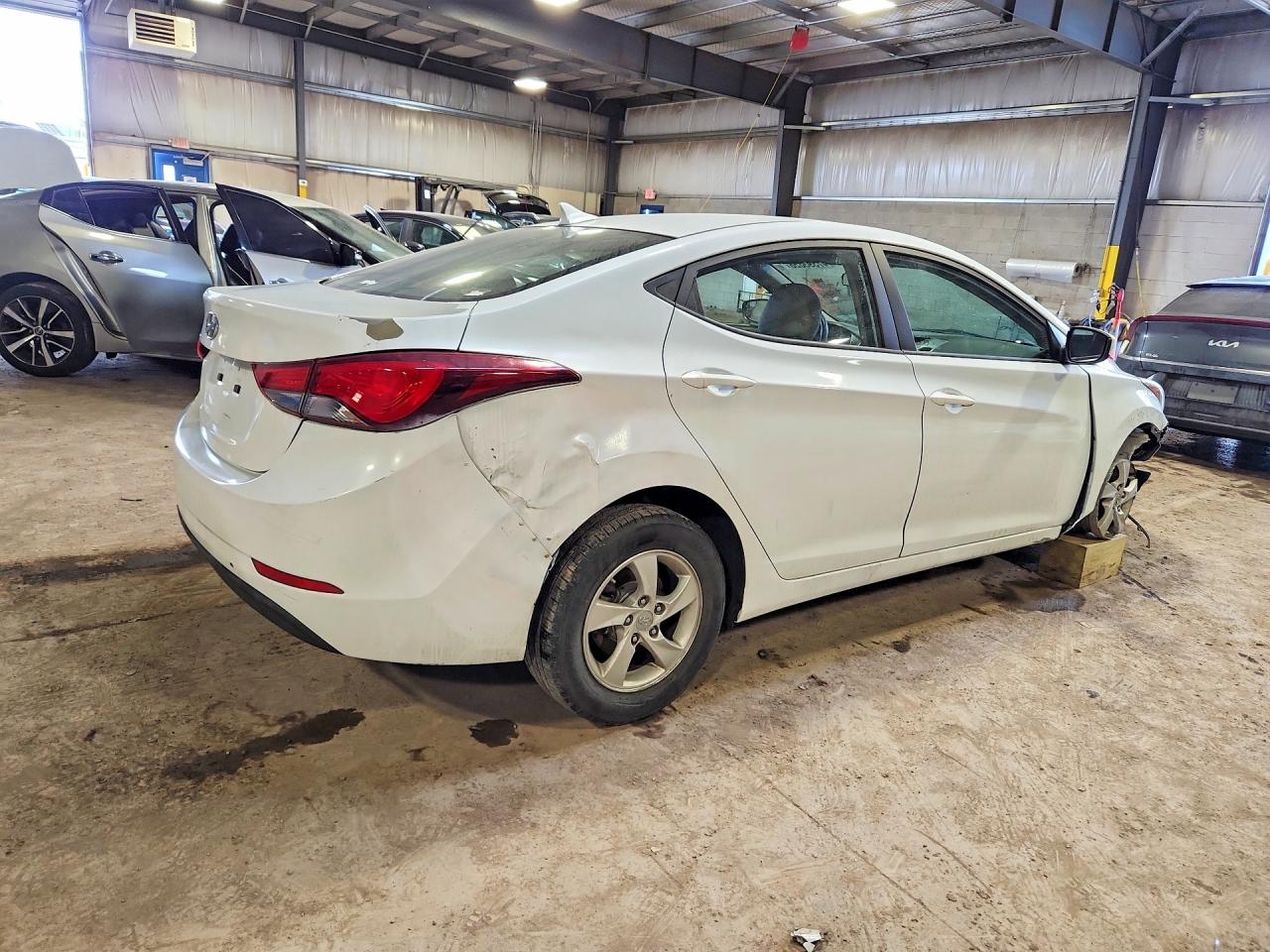 2015 HYUNDAI ELANTRA SE photo 5