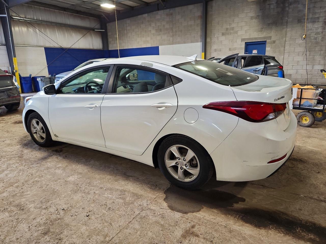2015 HYUNDAI ELANTRA SE photo 3
