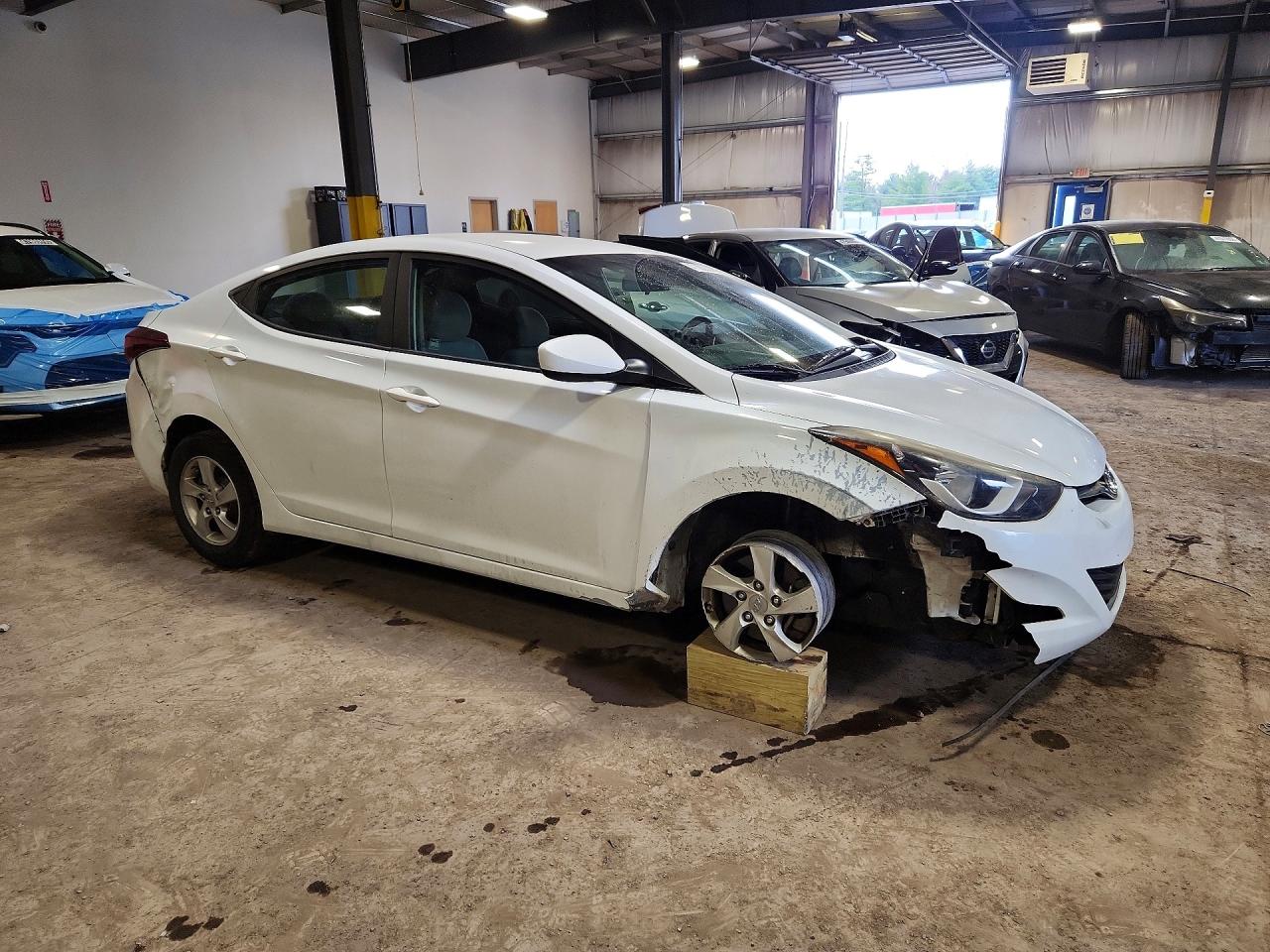 2015 HYUNDAI ELANTRA SE photo 7