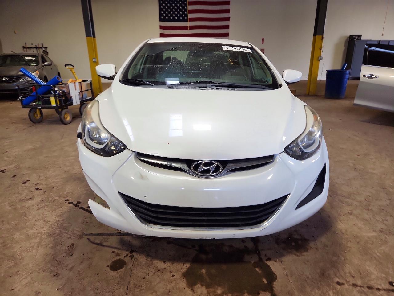 2015 HYUNDAI ELANTRA SE photo 9