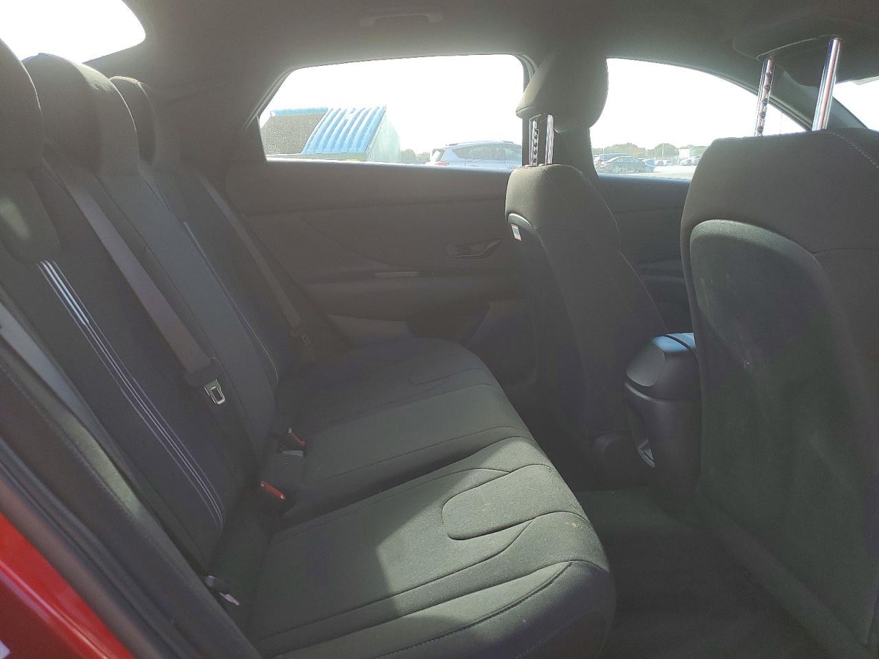 2025 HYUNDAI ELANTRA SEL SPORT photo 28