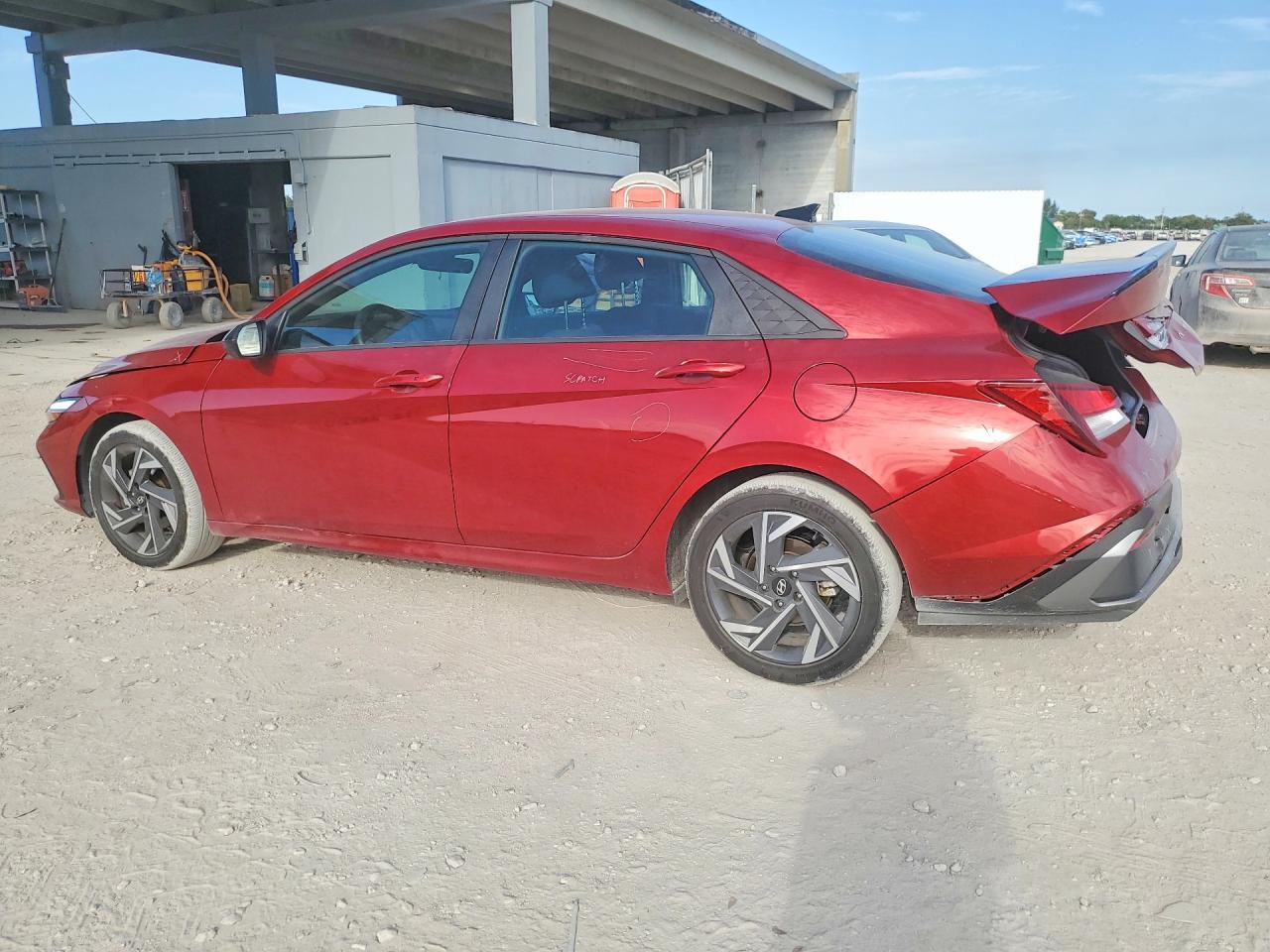 2025 HYUNDAI ELANTRA SEL SPORT photo 4