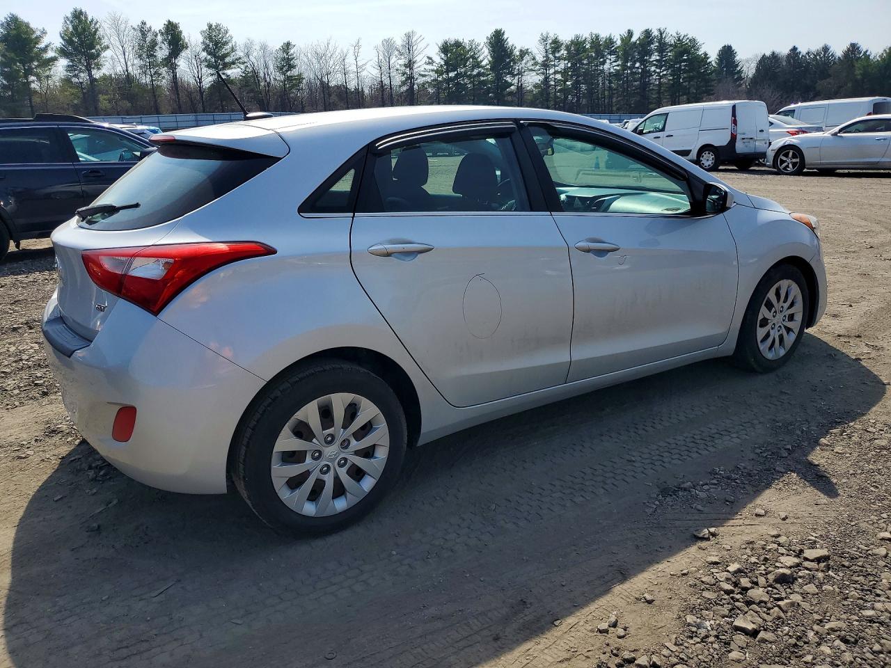 2016 HYUNDAI ELANTRA GT BASE photo 7