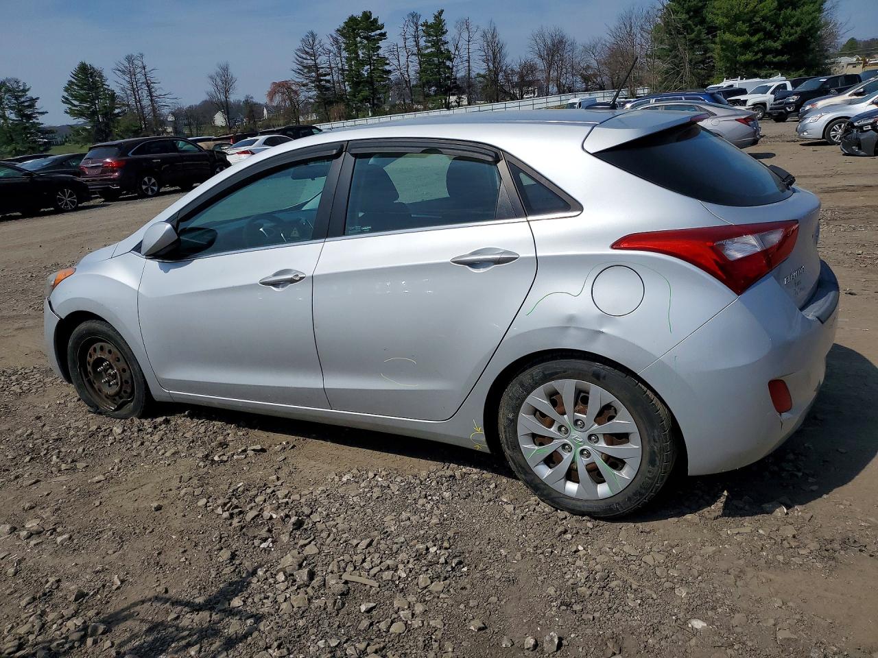 2016 HYUNDAI ELANTRA GT BASE photo 4