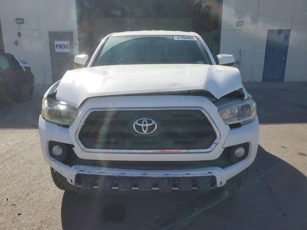 2017 TOYOTA TACOMA SR5 V6 photo 13