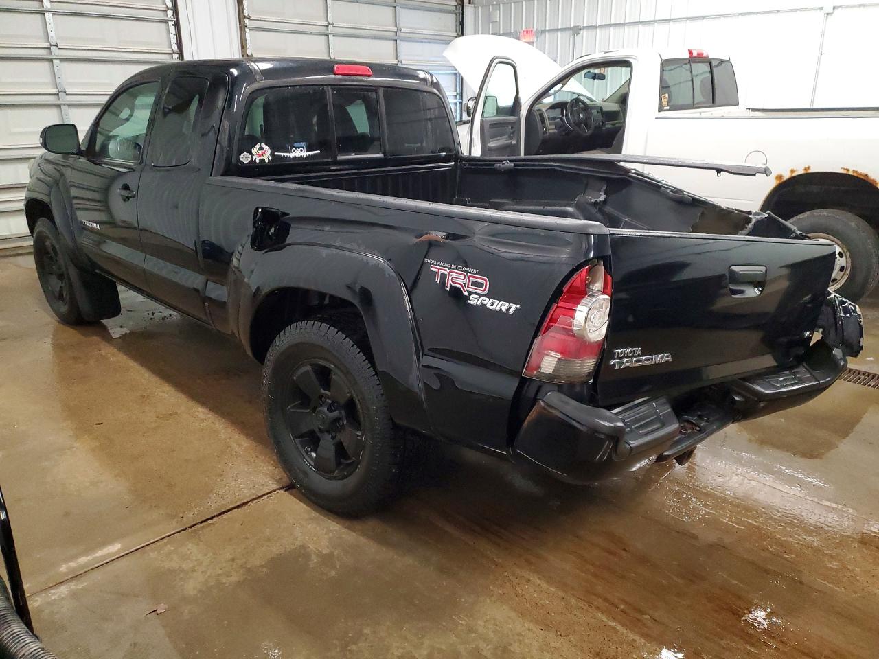 2013 TOYOTA TACOMA V6 photo 3