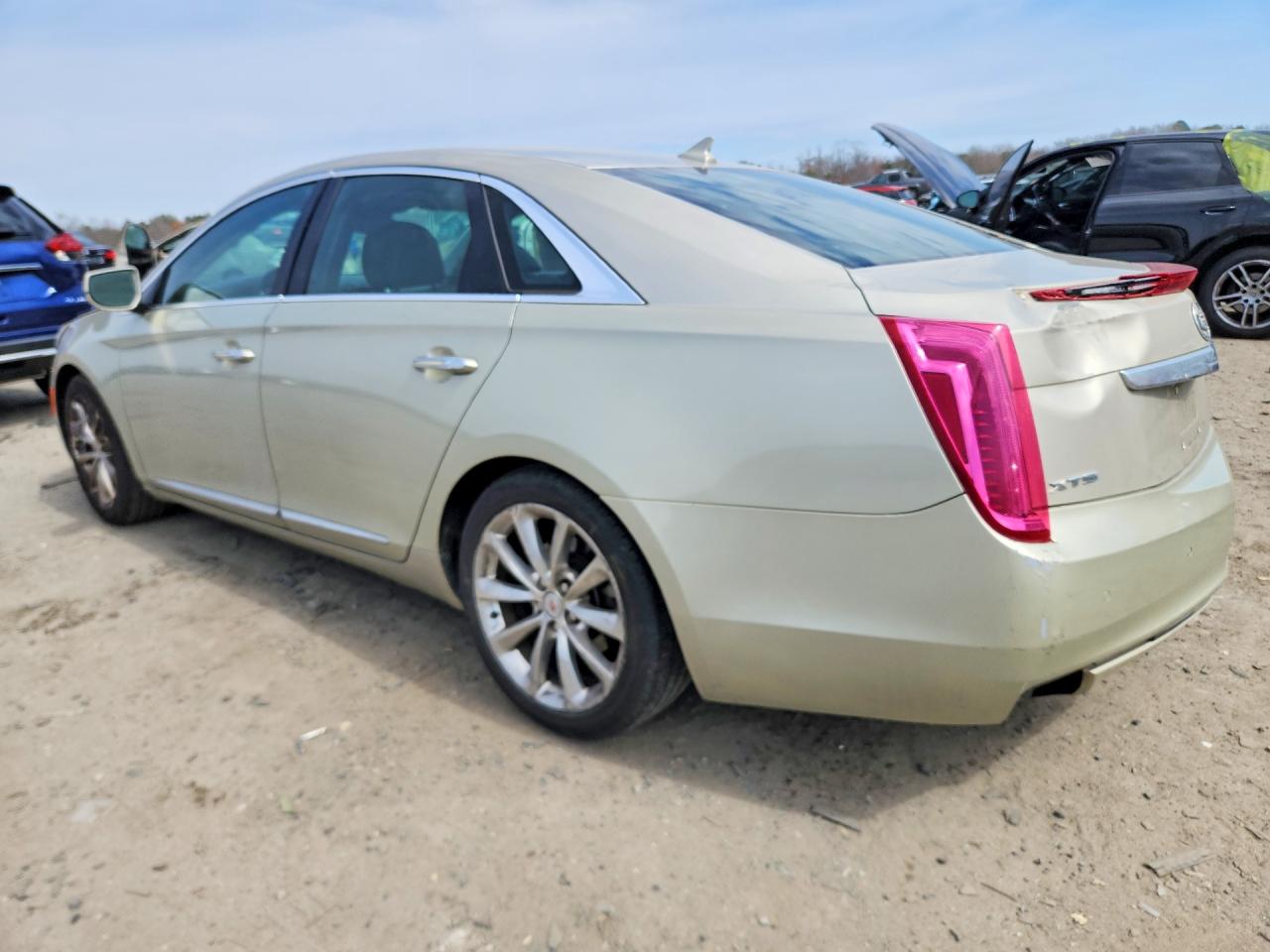 2013 CADILLAC XTS LUXURY COLLECTION photo 3