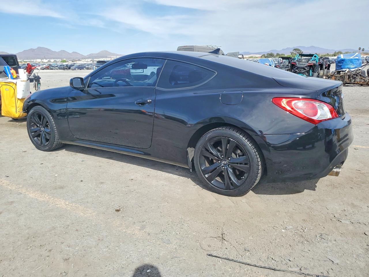 2010 HYUNDAI GENESIS COUPE 2.0T photo 2