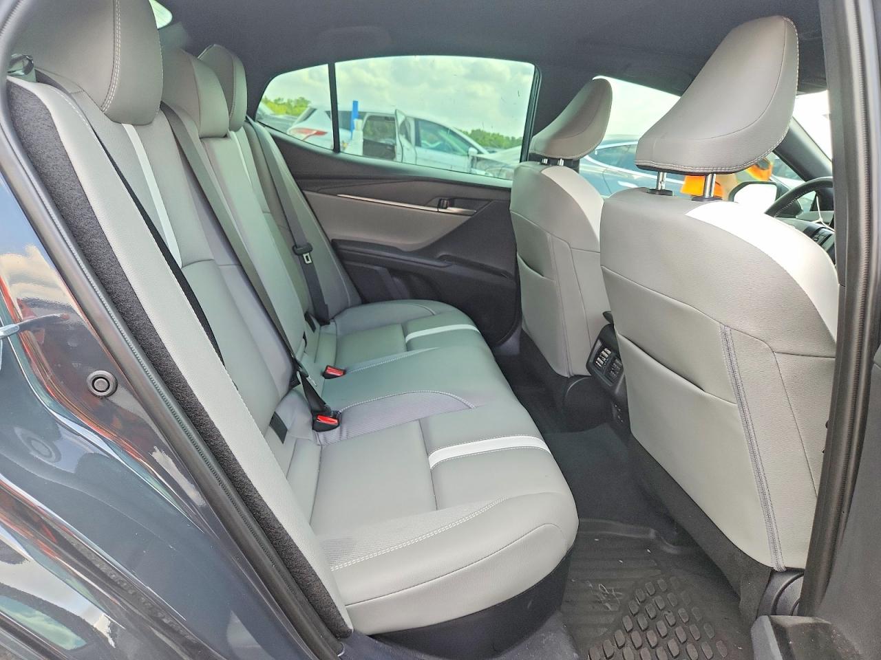 2025 TOYOTA CAMRY SE photo 10