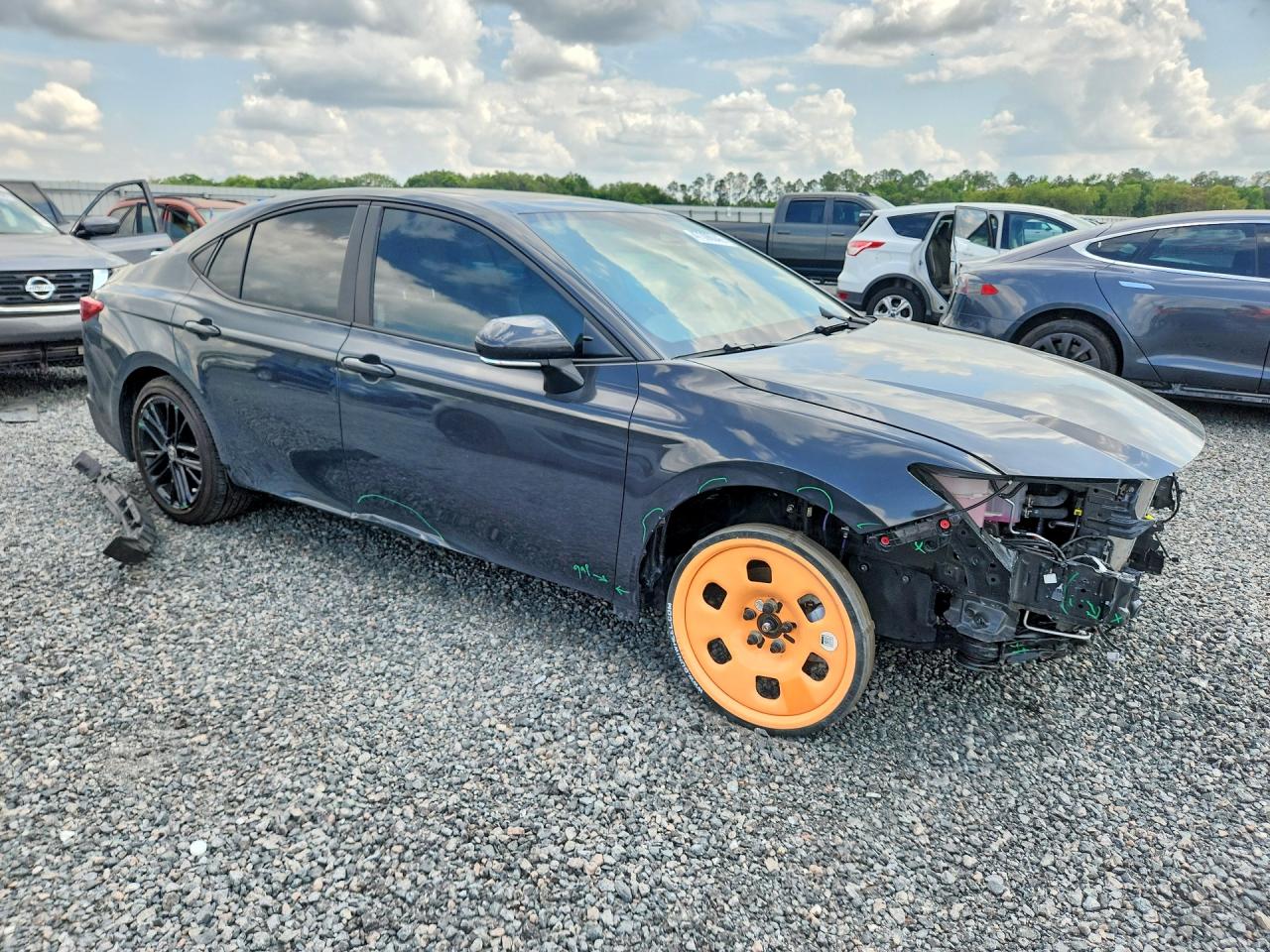 2025 TOYOTA CAMRY SE photo 4