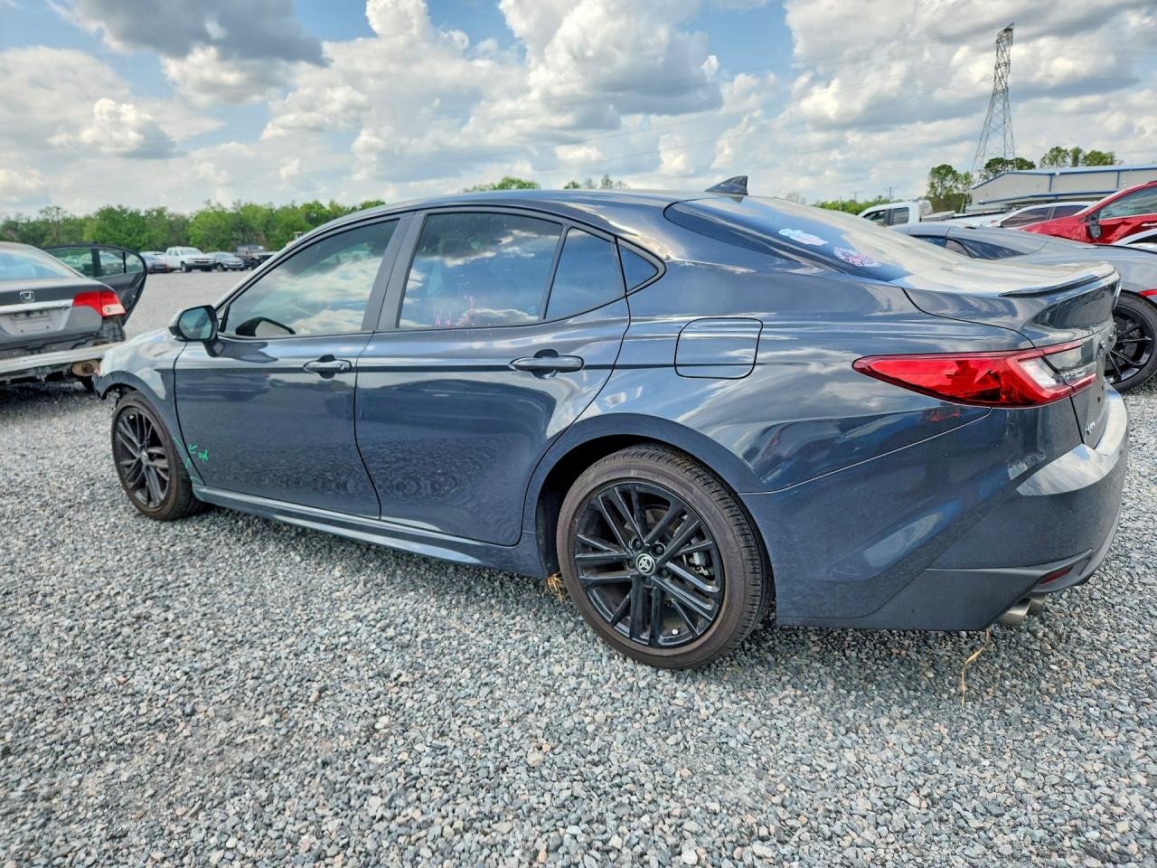 2025 TOYOTA CAMRY SE photo 2