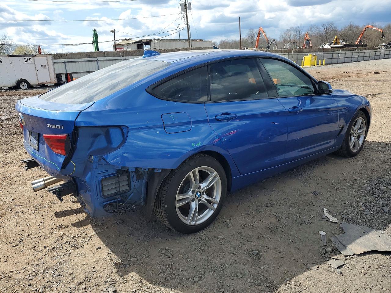 2017 BMW 330 XIGT photo 5