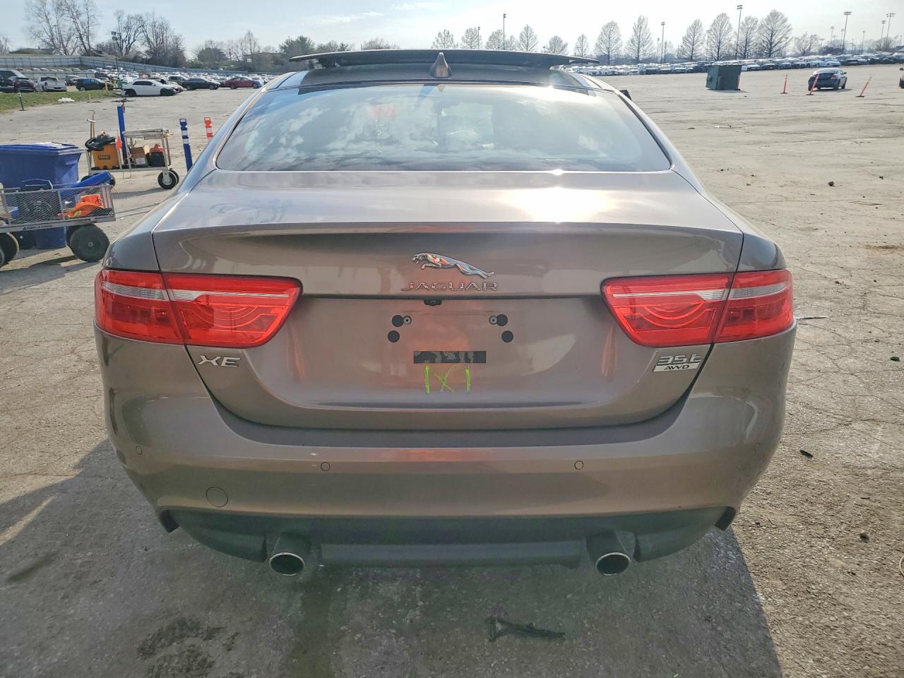 2017 JAGUAR XE PRESTIGE photo 16