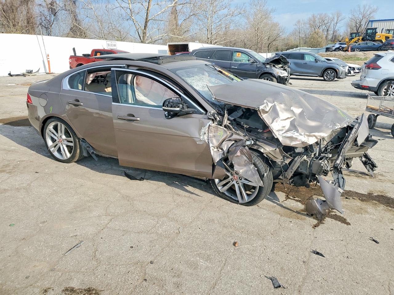 2017 JAGUAR XE PRESTIGE photo 10
