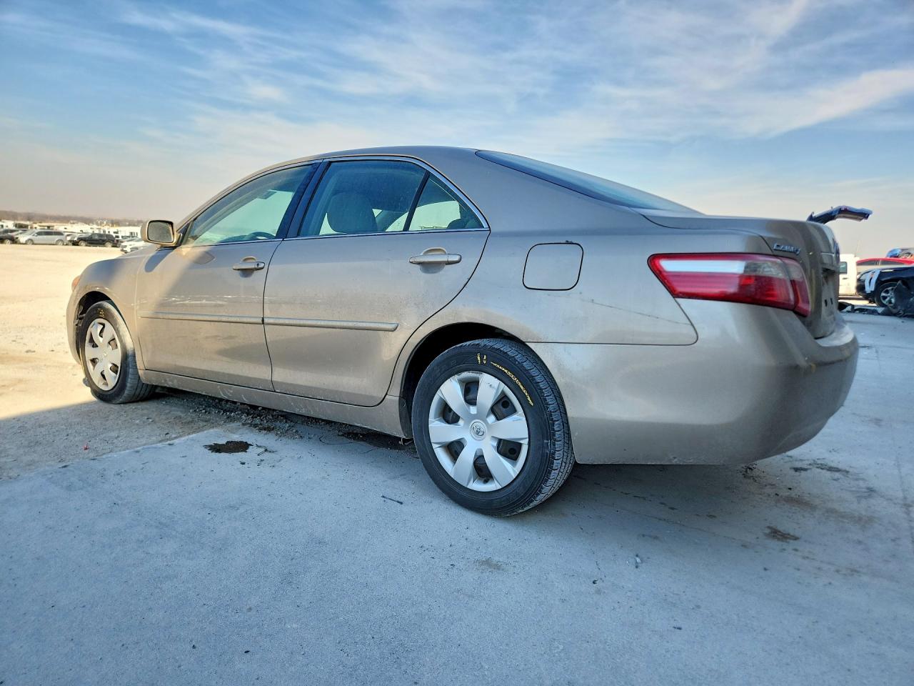 2009 TOYOTA CAMRY photo 3