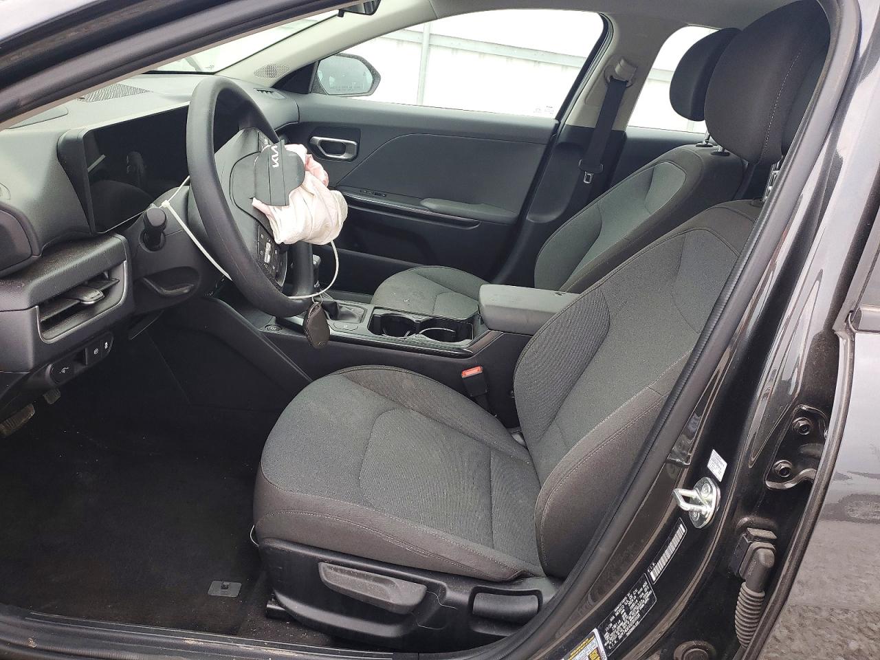 2025 KIA K4 LXS photo 19