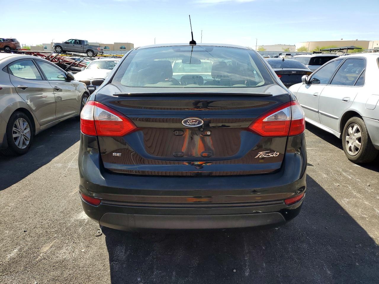 2019 FORD FIESTA SE photo 16