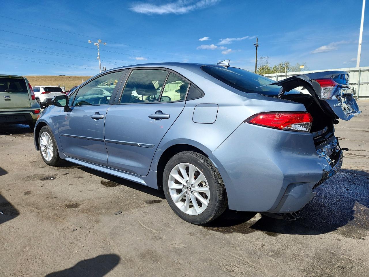 2021 TOYOTA COROLLA LE photo 2