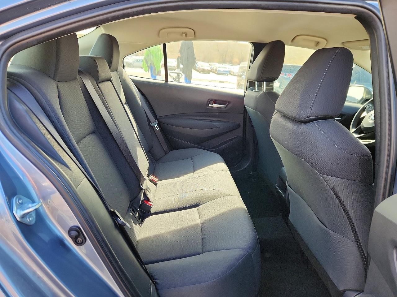 2021 TOYOTA COROLLA LE photo 10