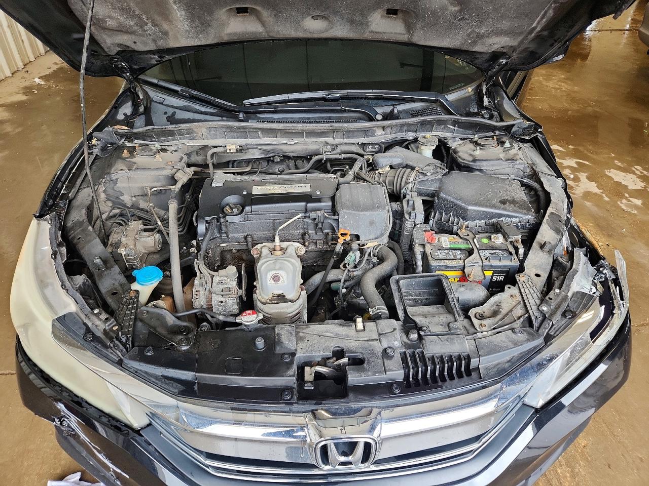 2016 HONDA ACCORD LX photo 31