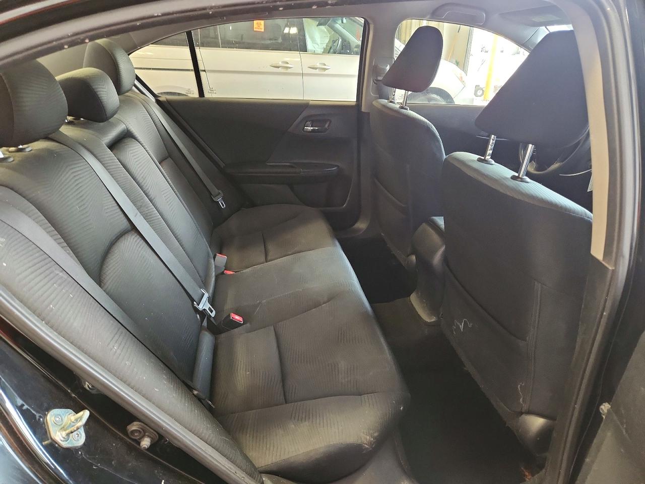 2016 HONDA ACCORD LX photo 28