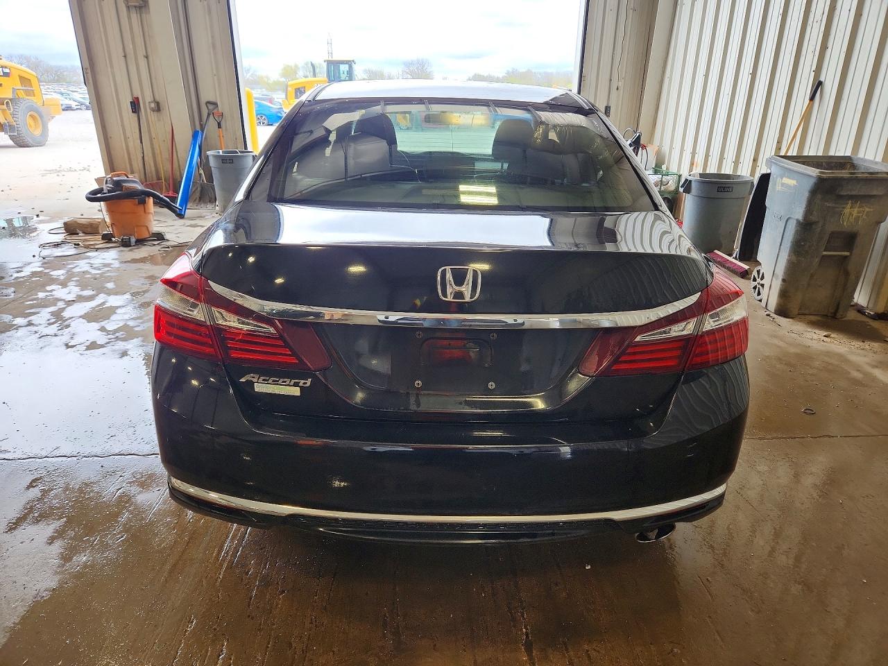 2016 HONDA ACCORD LX photo 16