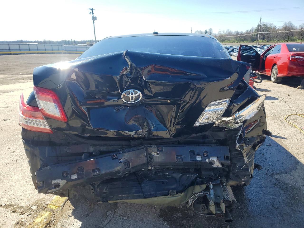 2010 TOYOTA CAMRY LE photo 6