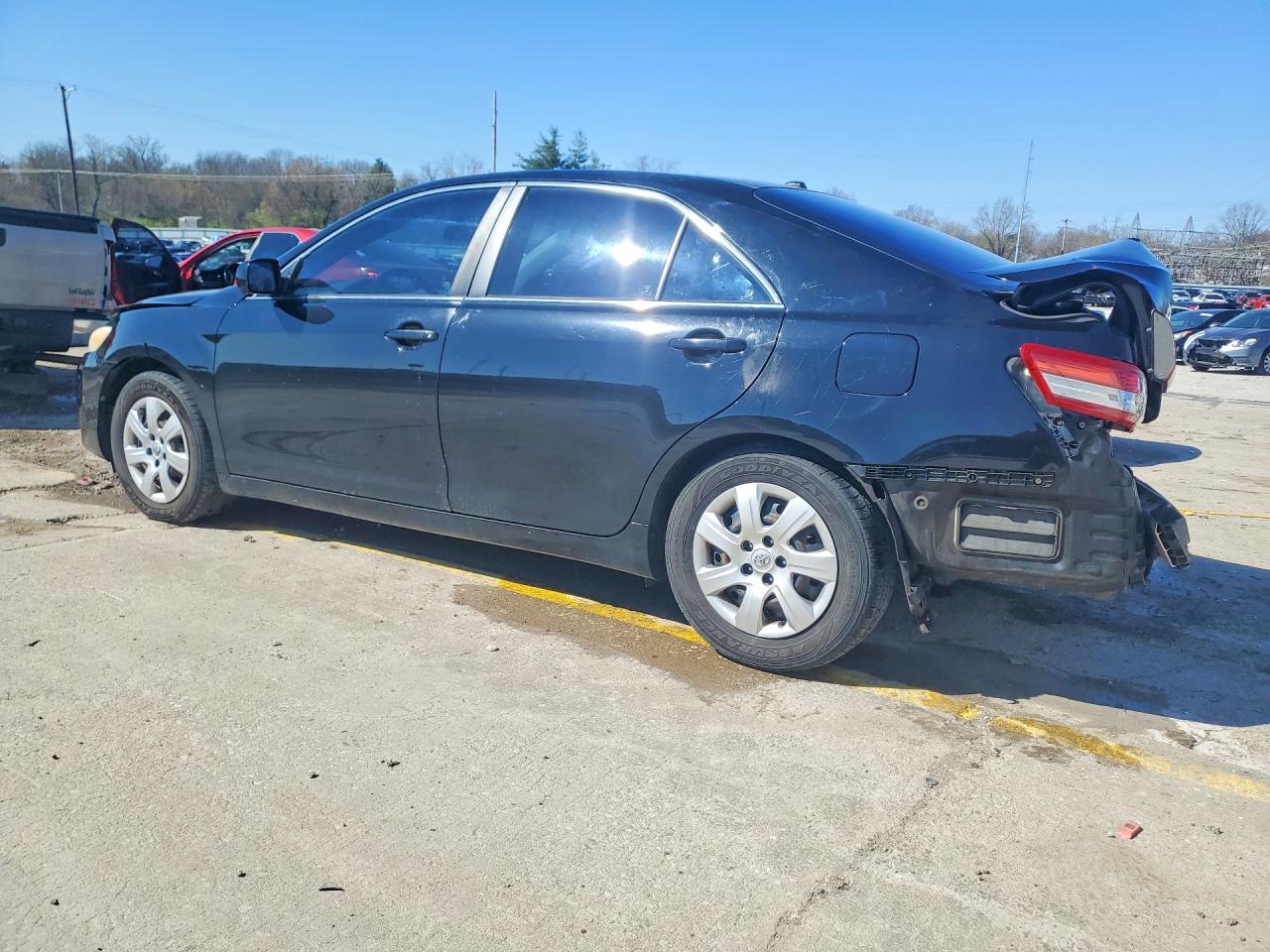 2010 TOYOTA CAMRY LE photo 2