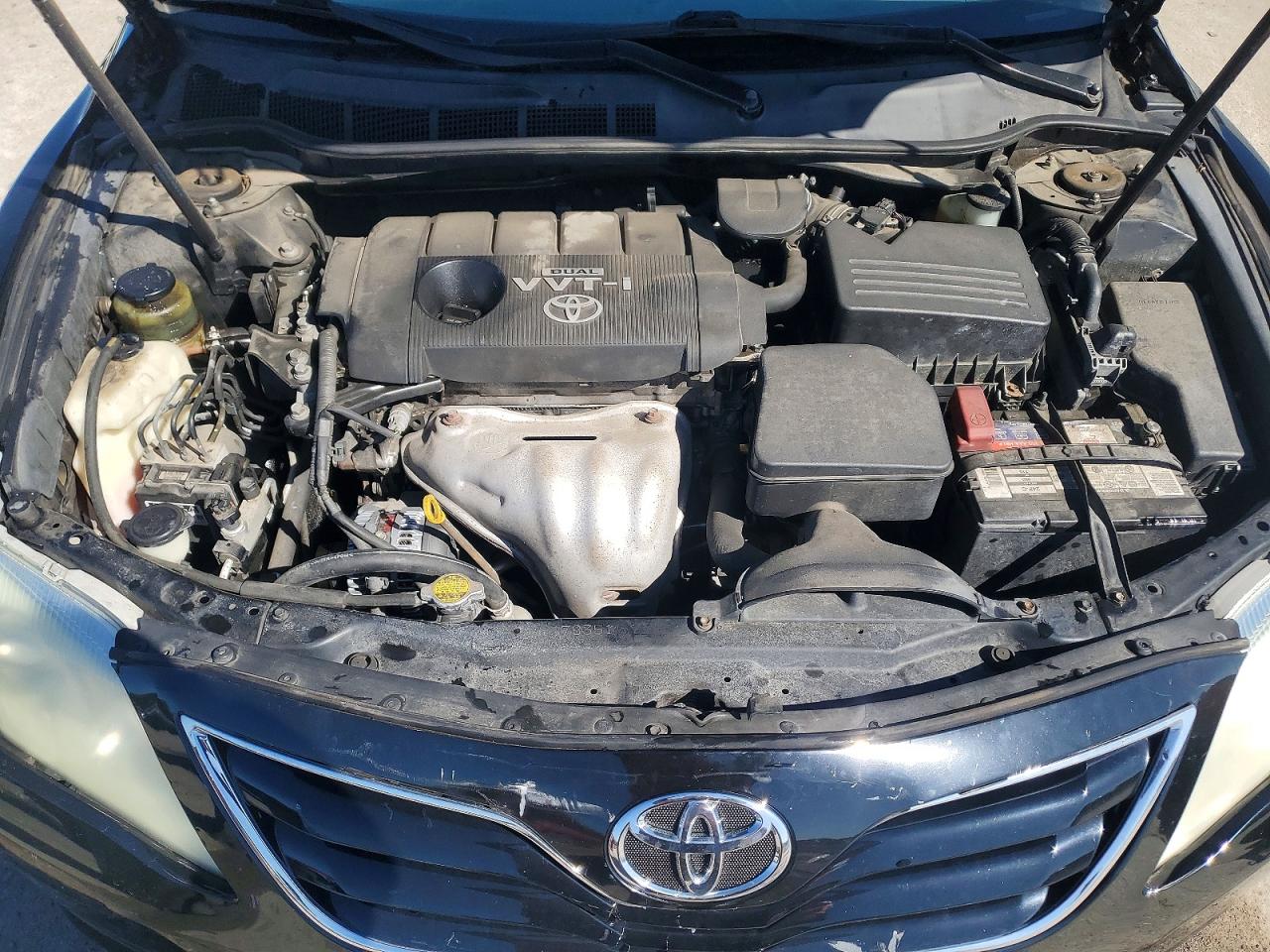 2010 TOYOTA CAMRY LE photo 11