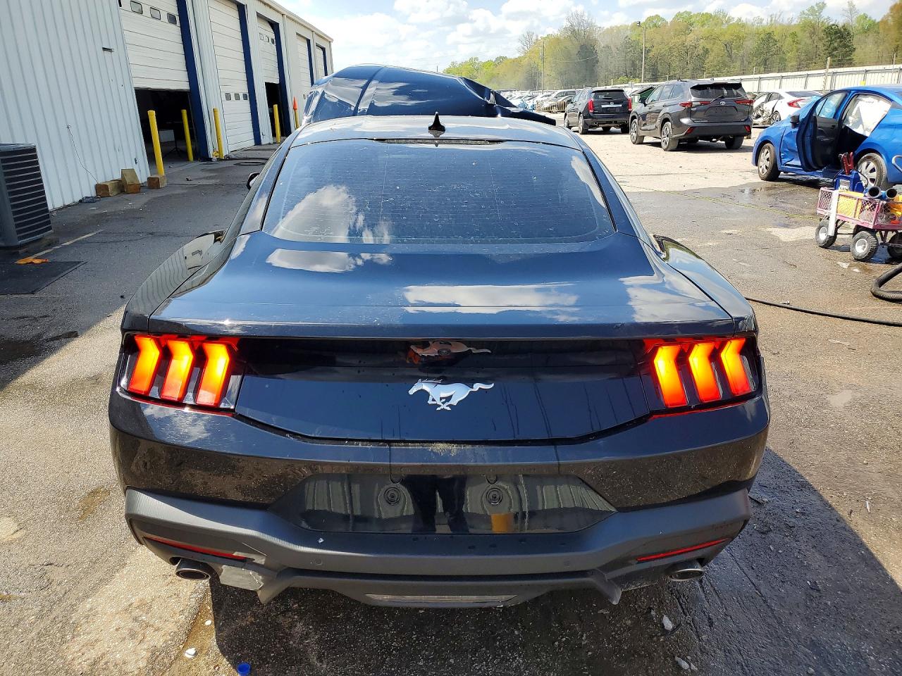 2025 FORD MUSTANG photo 11