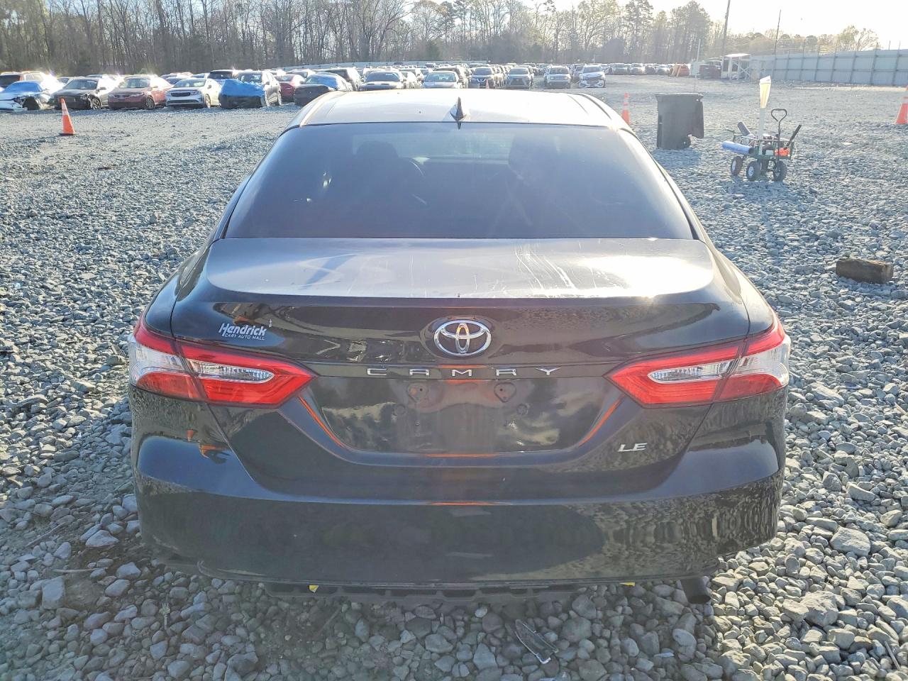 2019 TOYOTA CAMRY LE photo 6