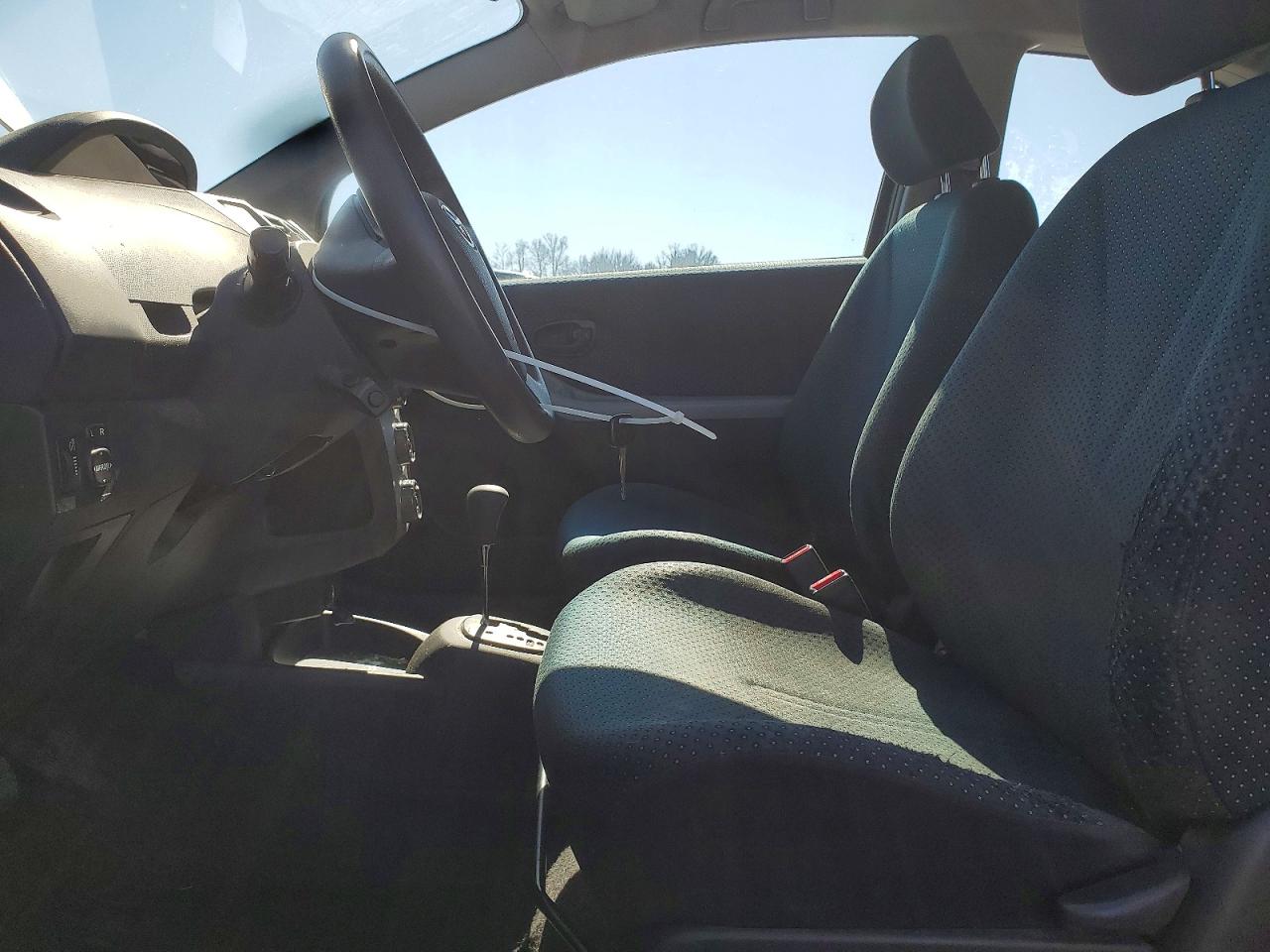 2007 TOYOTA YARIS BASE photo 13
