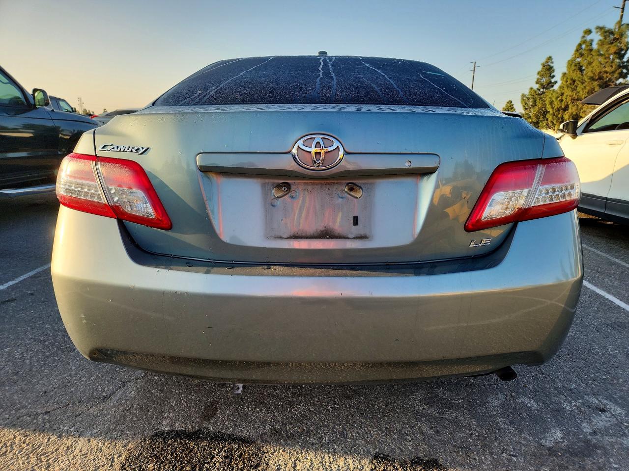 2011 TOYOTA CAMRY LE photo 6