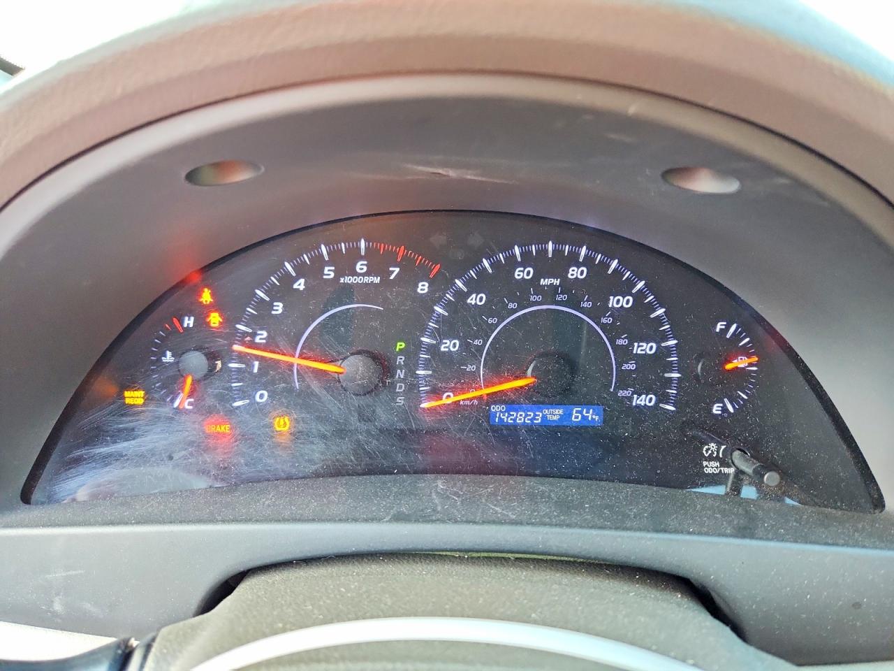 2011 TOYOTA CAMRY LE photo 9