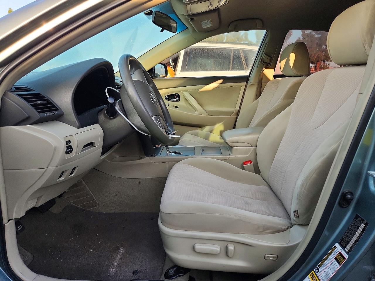 2011 TOYOTA CAMRY LE photo 7