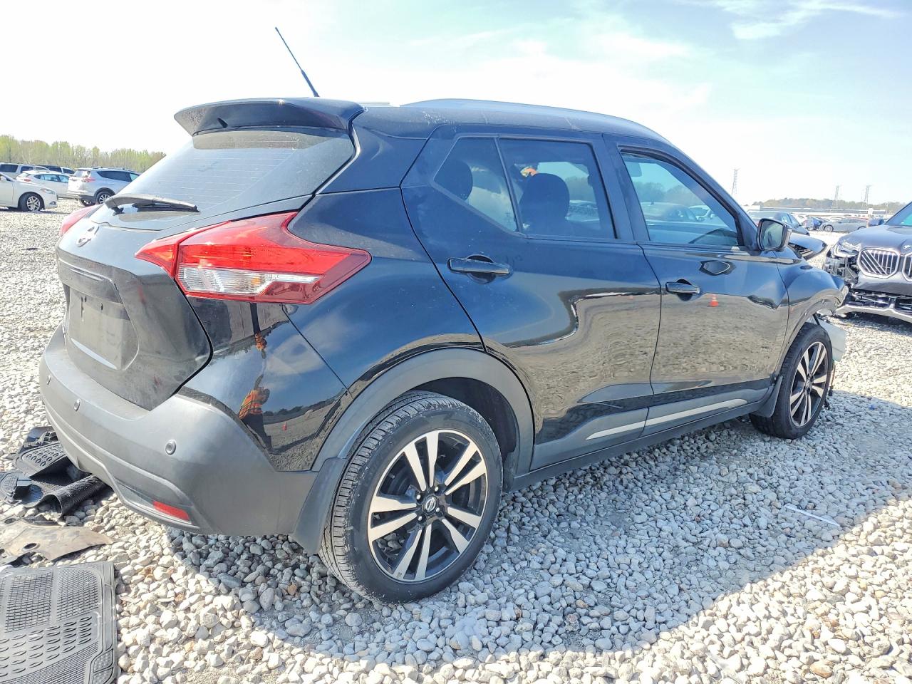 2020 NISSAN KICKS SR photo 5