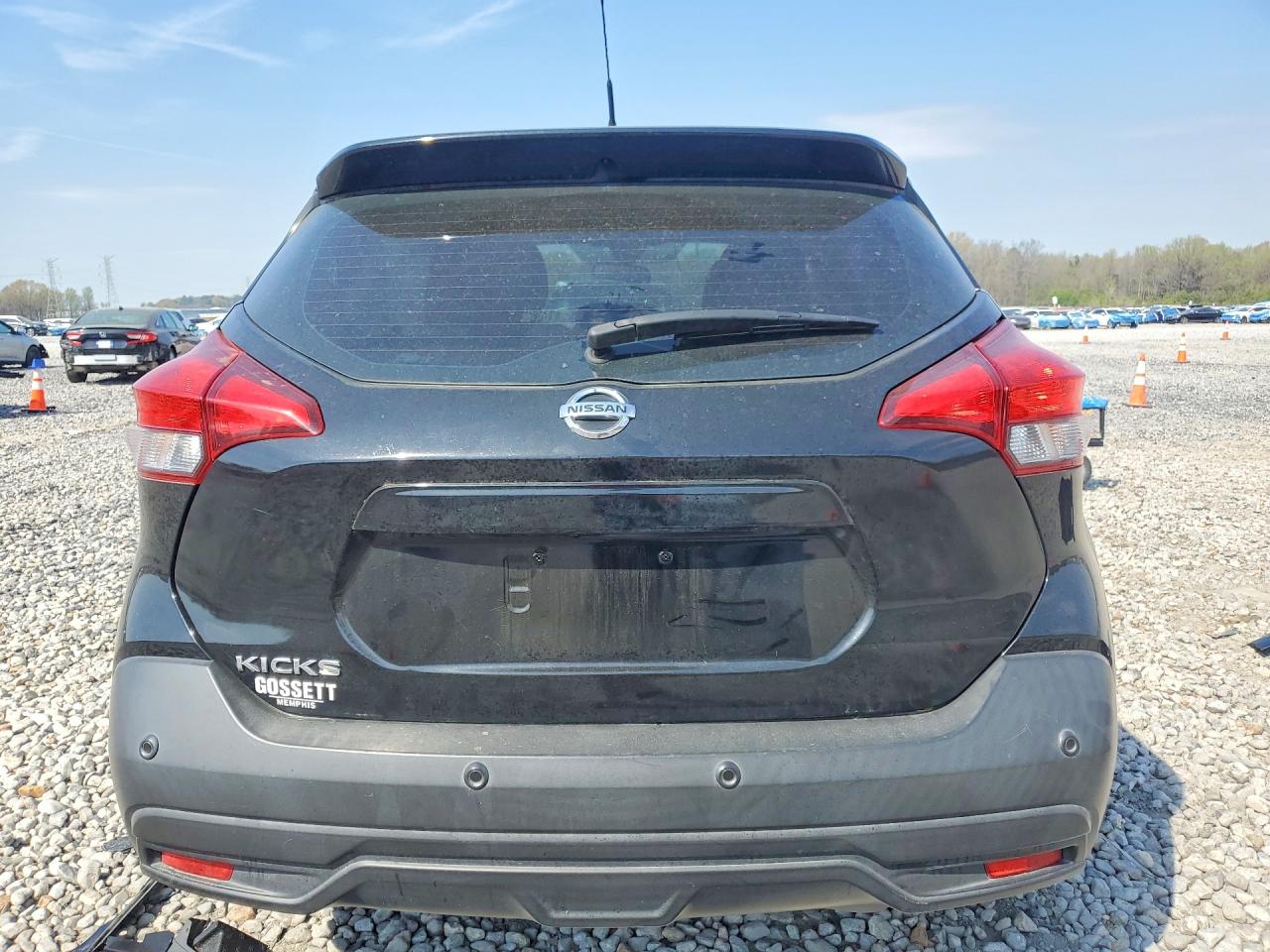 2020 NISSAN KICKS SR photo 11