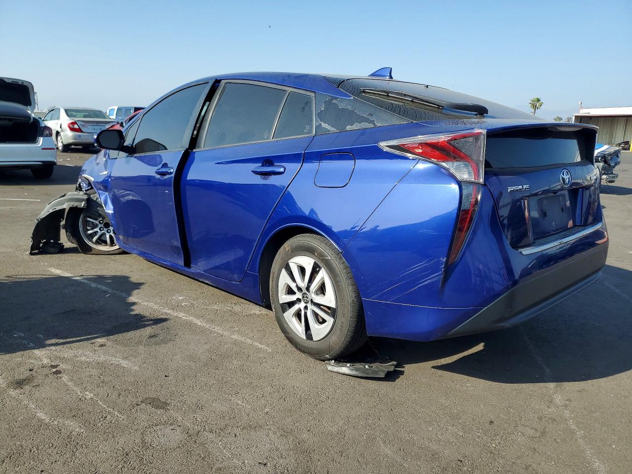 2016 TOYOTA PRIUS THREE photo 3
