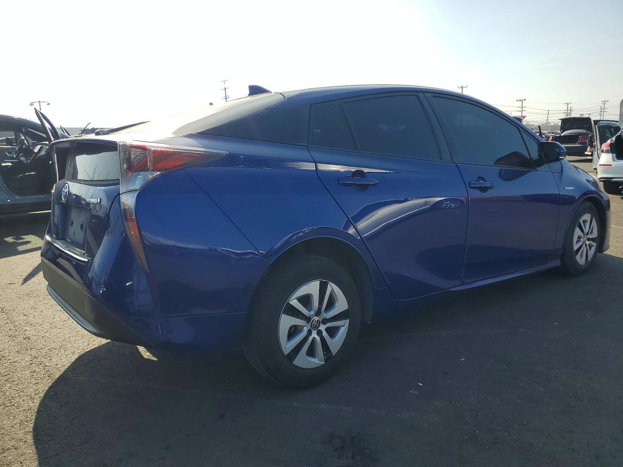 2016 TOYOTA PRIUS THREE photo 5