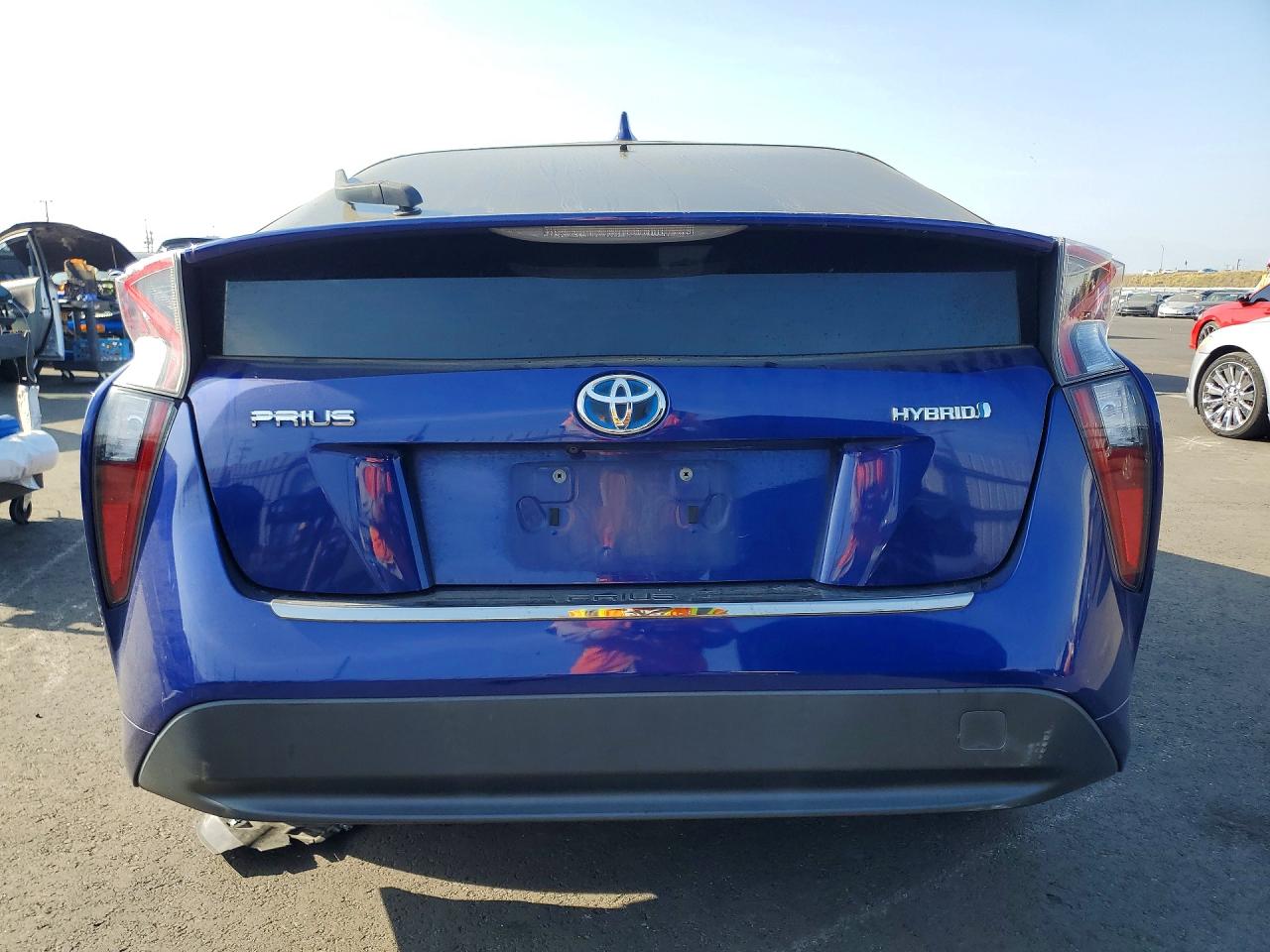 2016 TOYOTA PRIUS THREE photo 11