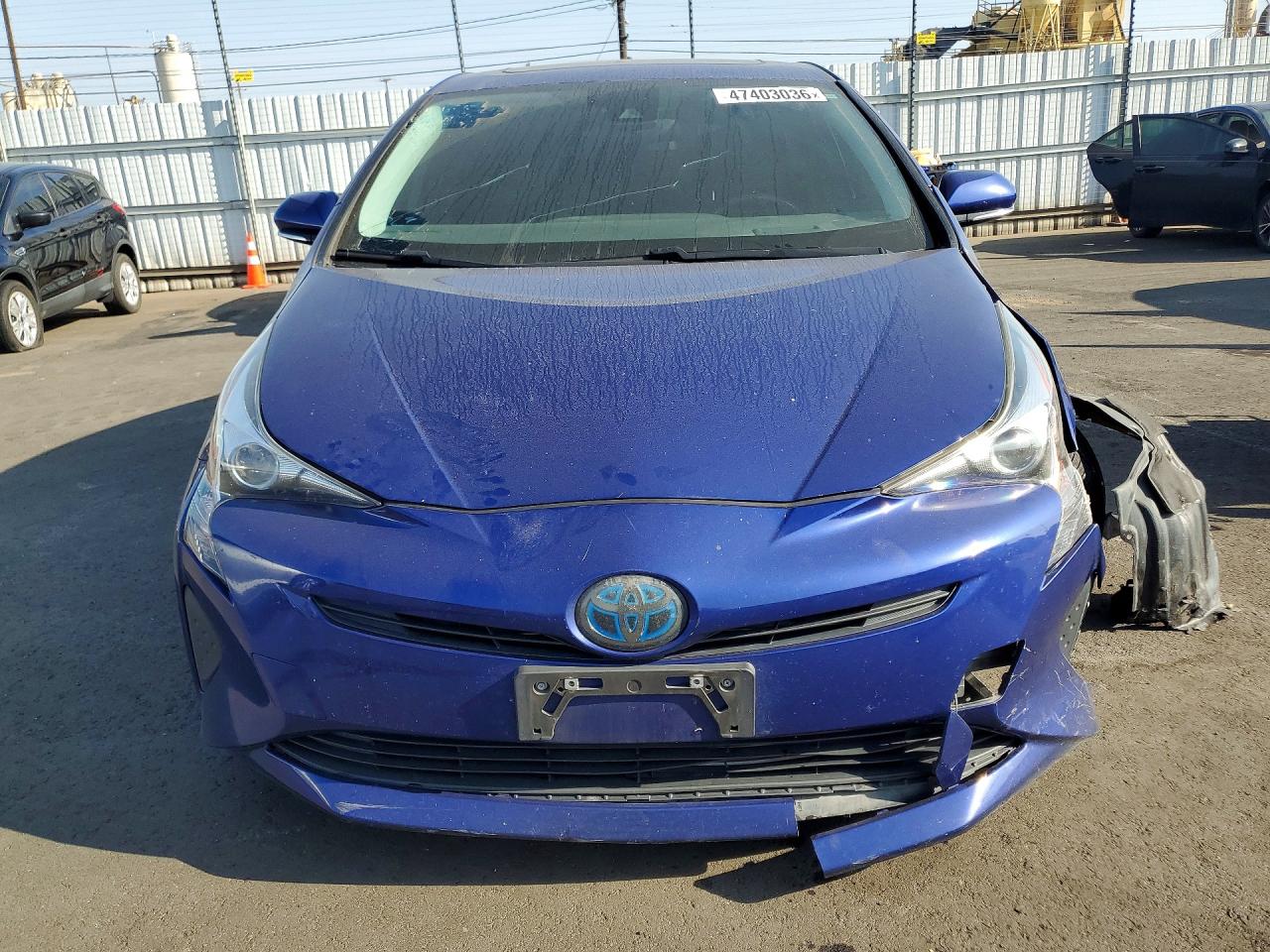 2016 TOYOTA PRIUS THREE photo 9