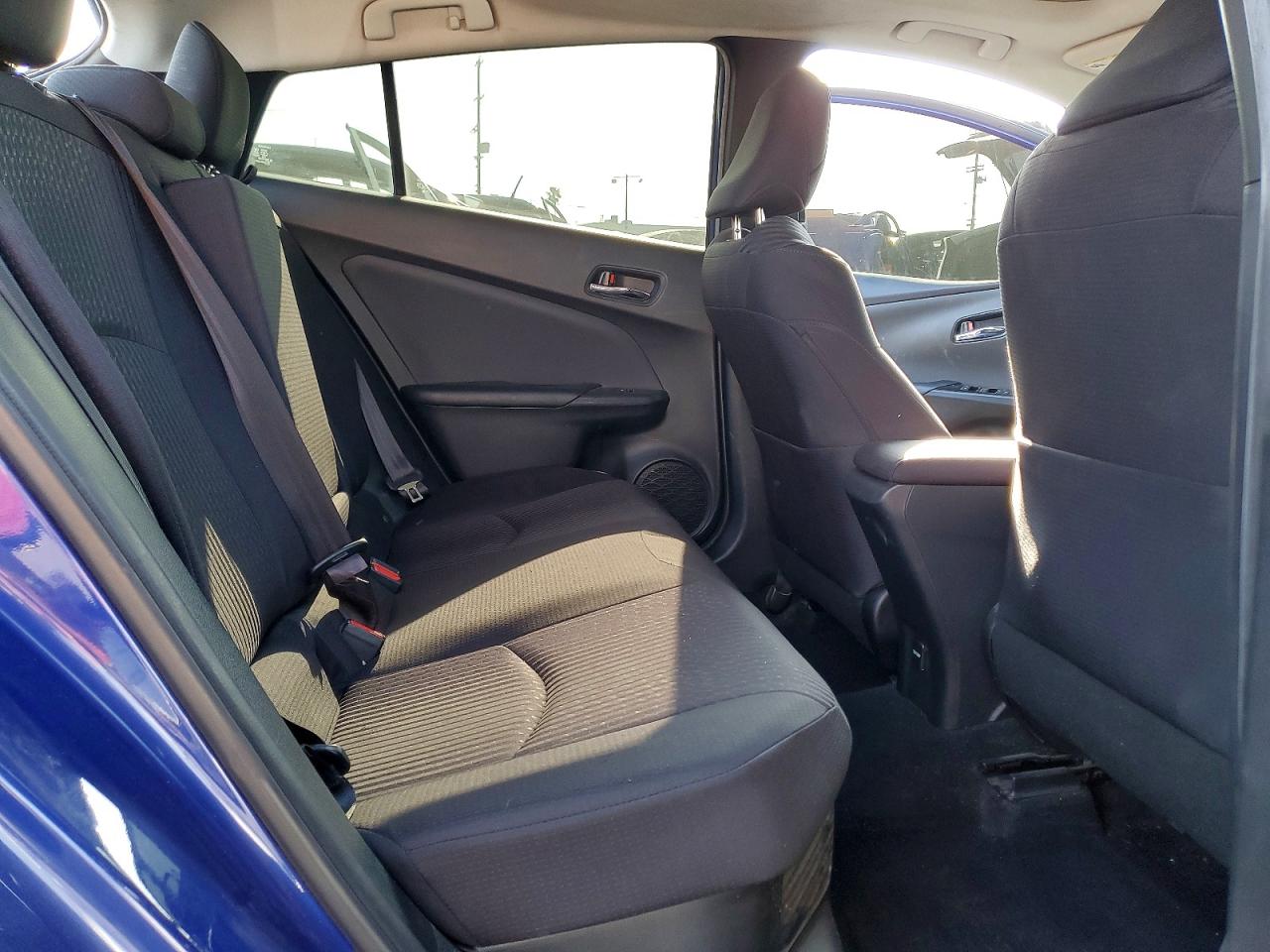 2016 TOYOTA PRIUS THREE photo 19