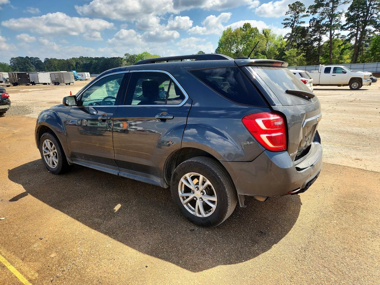 2017 CHEVROLET EQUINOX LT photo 4
