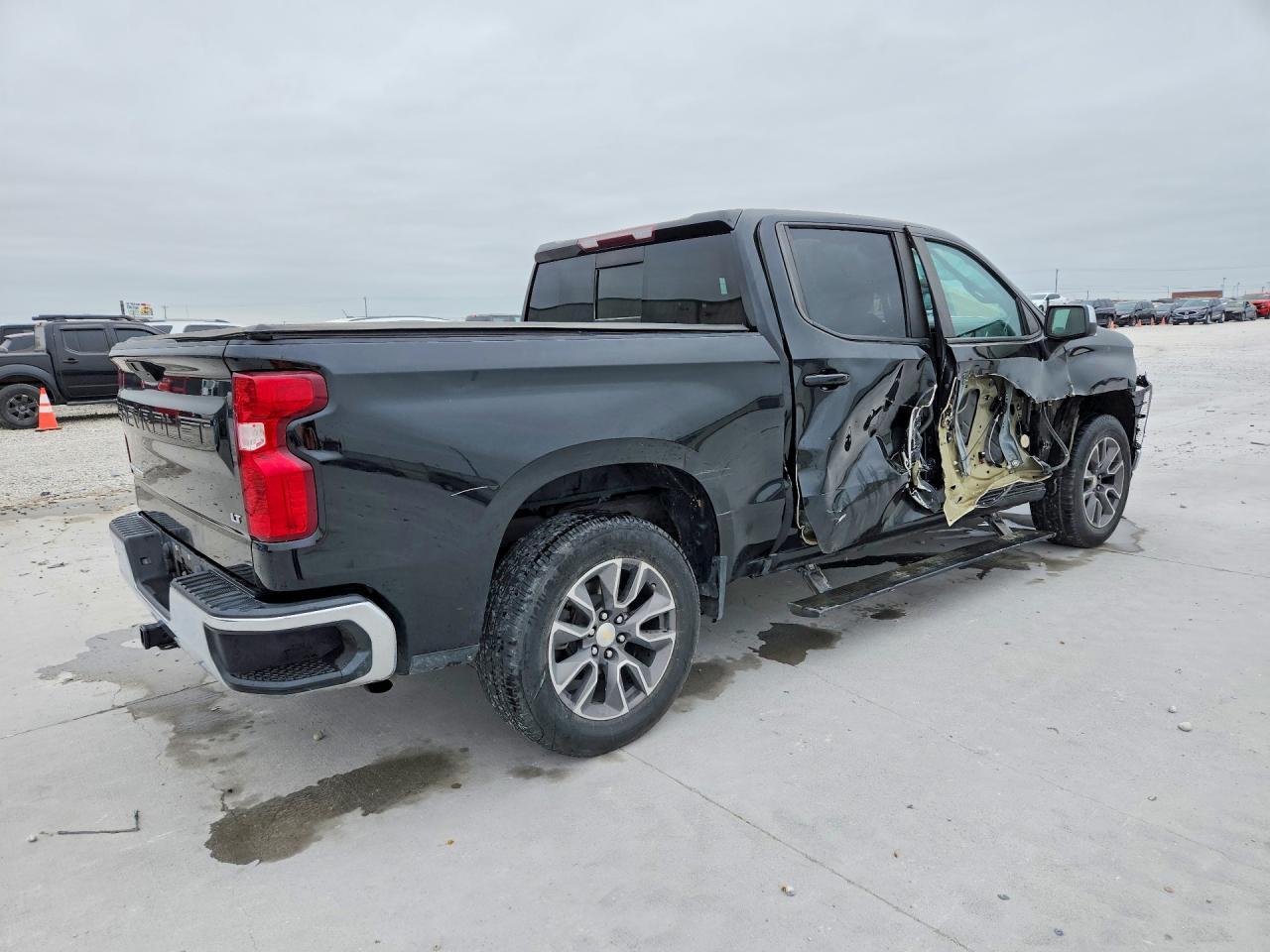2021 CHEVROLET SILVERADO C1500 LT photo 3