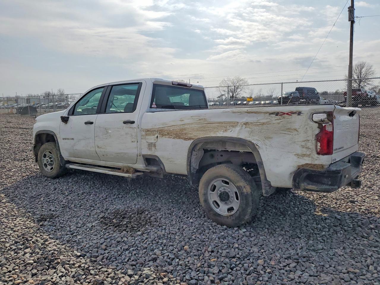 2023 CHEVROLET SILVERADO K2500 HEAVY DUTY photo 3
