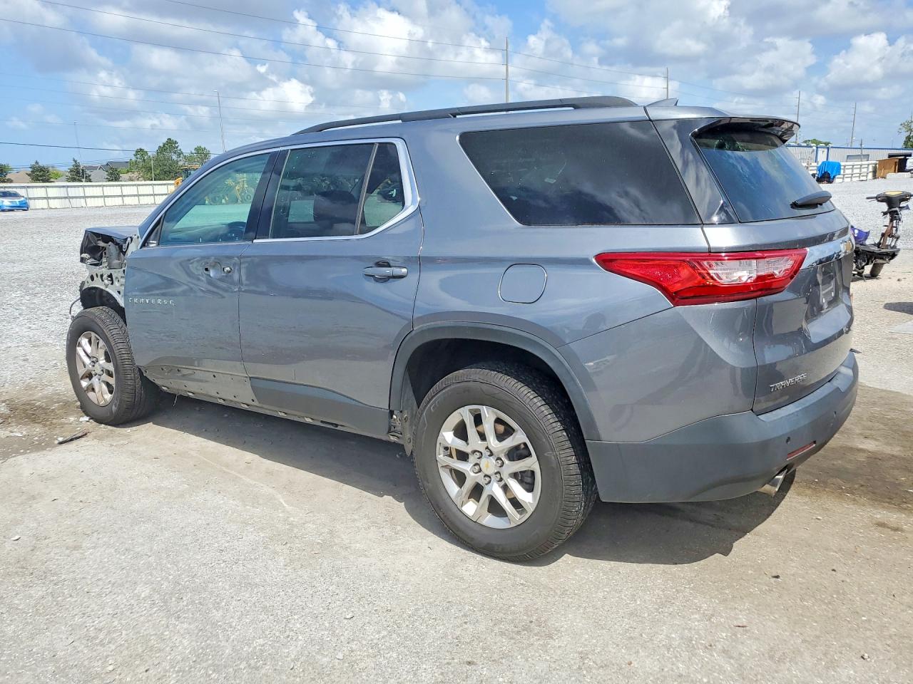 2020 CHEVROLET TRAVERSE LT photo 4