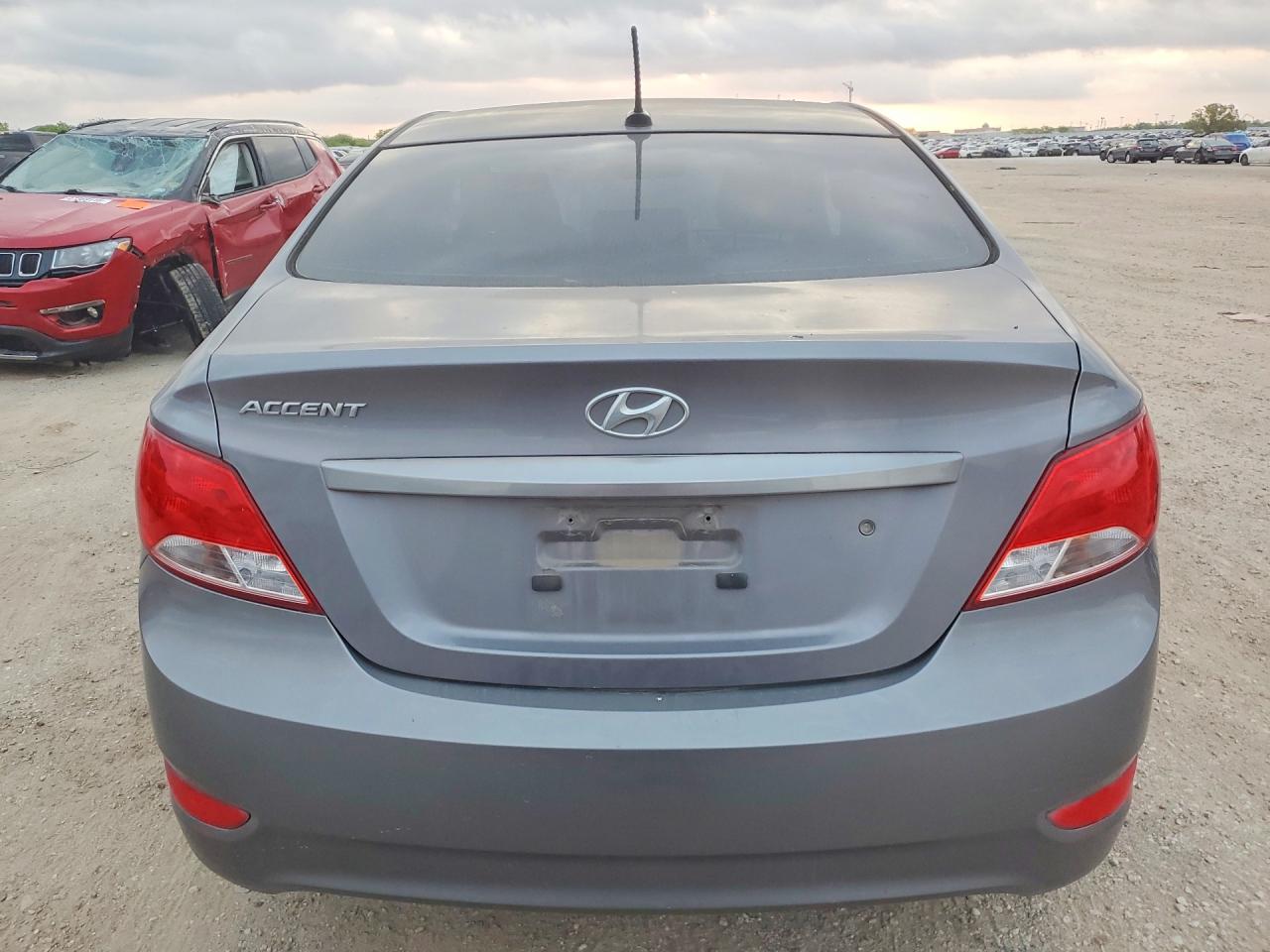 2015 HYUNDAI ACCENT GLS photo 6